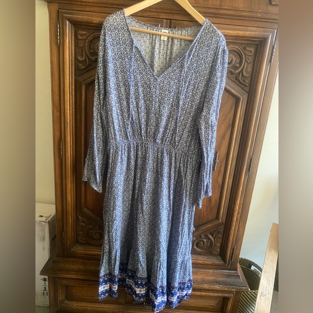 Old Navy Blue and White Flowy Dress